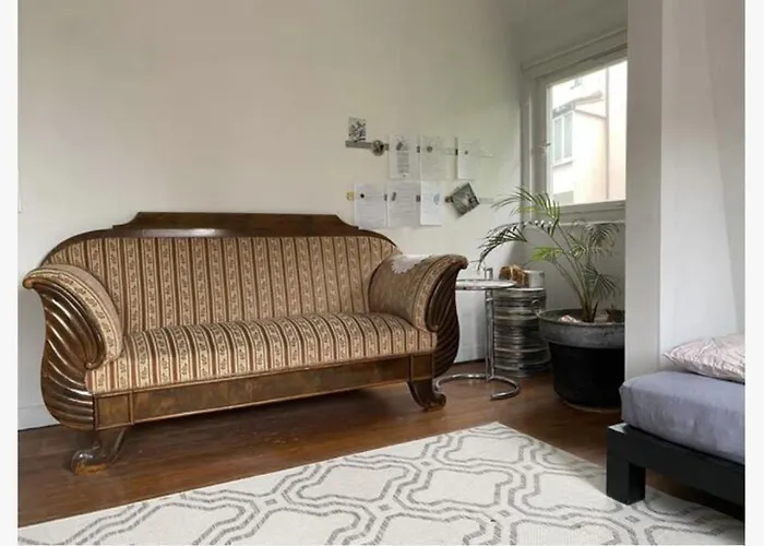 Quarto em Acomodações Particulares Altbauwohnung Ost *